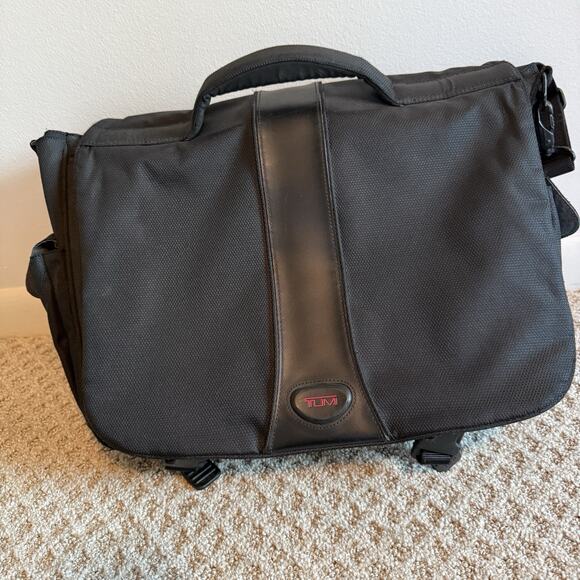 TUMI # 506C Black Ballistic Nylon Expandable Messenger Computer Briefcase Bag